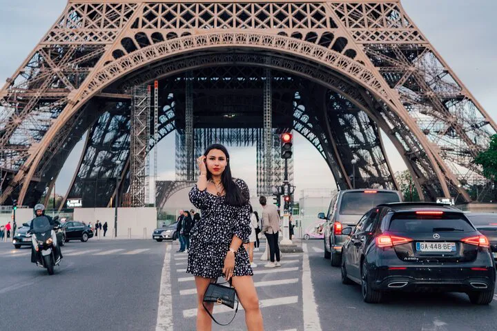 Capture Your Parisian Fairytale: A Private Professional Photoshoot