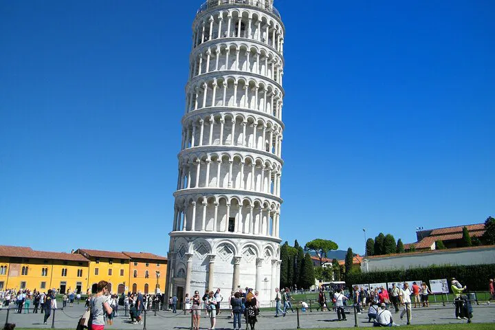 Monaco to Pisa: Exclusive Private Transfer for a Seamless Journey