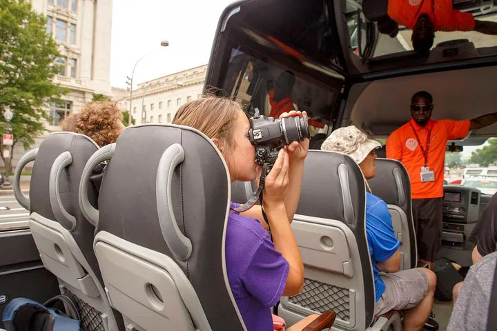 Discover DC's Wonders: A Convertible Bus Tour Adventure!