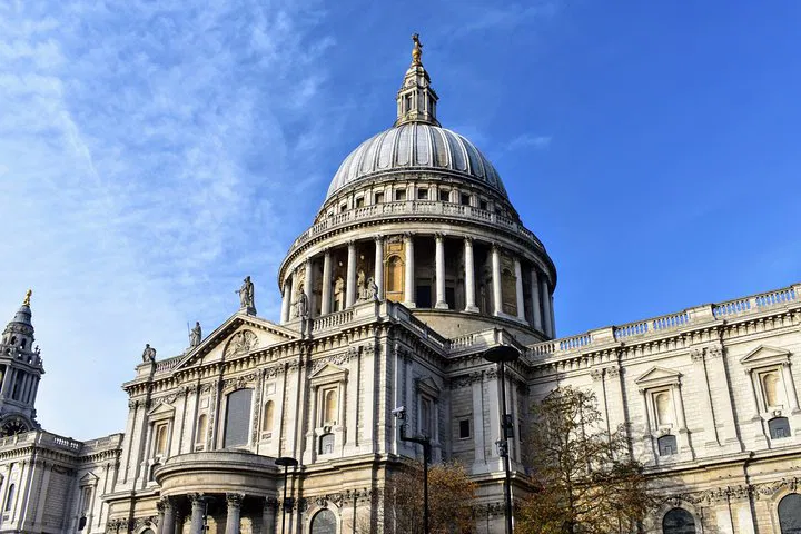Uncover London's Secrets: A Personalized 4-Hour Historical Journey