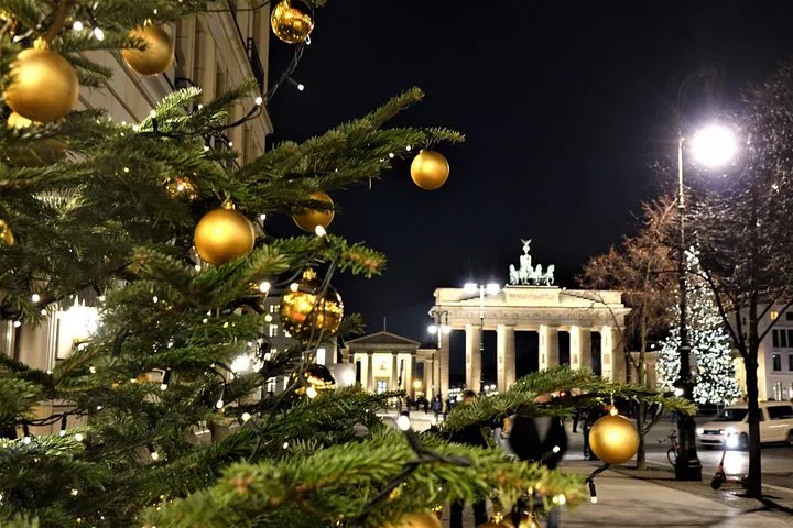 Berlin Christmas Lights Tour: Festive Sips & Sparkling Sights!