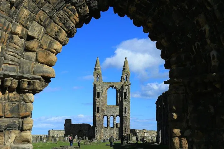 Unveiling St Andrews: A Personalized Driving Tour from Edinburgh
