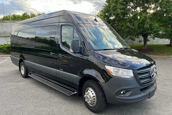 DCA Airport: Private Luxury Transfer to DC
