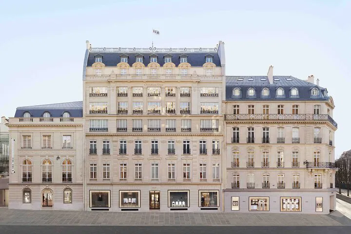 Parisian Elegance: Dior Museum & Vintage Sidecar Adventure