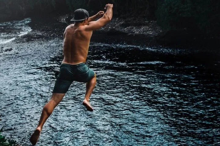 Epic Road to Hana Adventure: Cliffside Views & Refreshing Waterfalls!