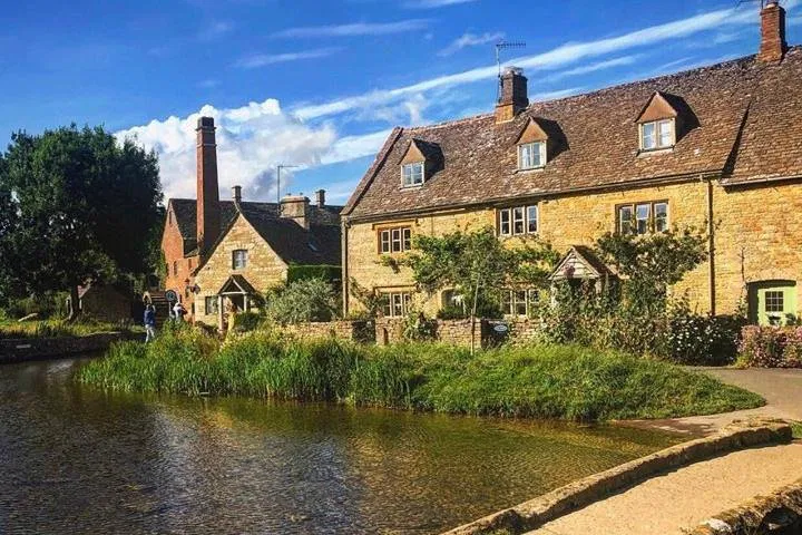 Uncover Cotswold's Charm: An Exclusive Village Tour for Your Group