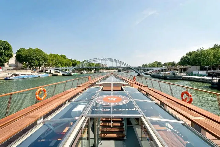 Parisian Nights: Private Dinner Cruise & Illuminated City Tour