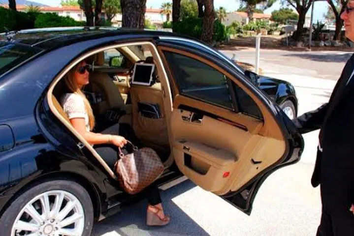 Effortless London Arrival: Heathrow Airport to Central London Private Transfer