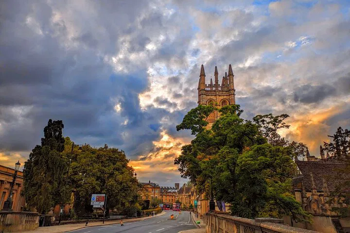 Discover Oxford's Hidden Gardens: A Local's Walking Tour