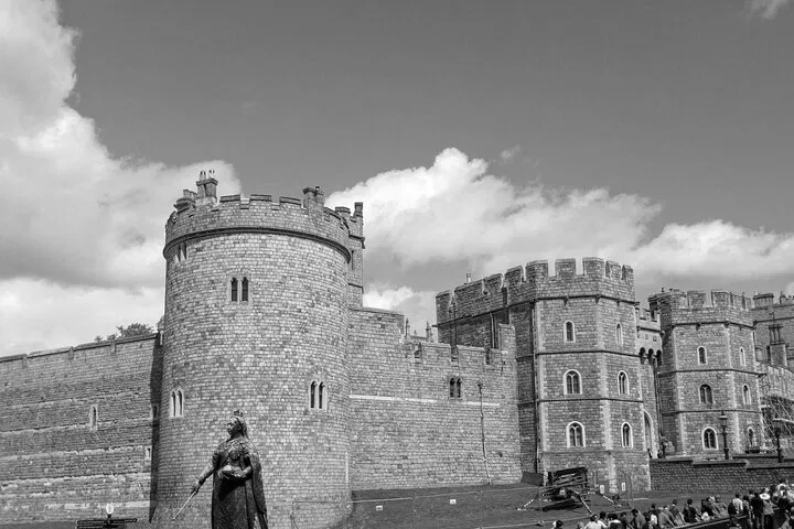 Effortless Windsor Castle: Private, Luxurious Transfer Experience