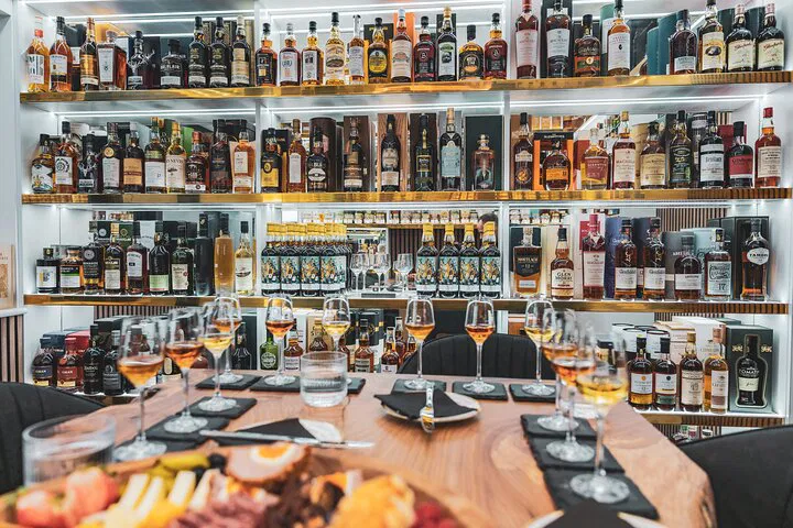 Unlock Scotland's Spirit: A Tailored Whisky Tasting Journey in Inverness