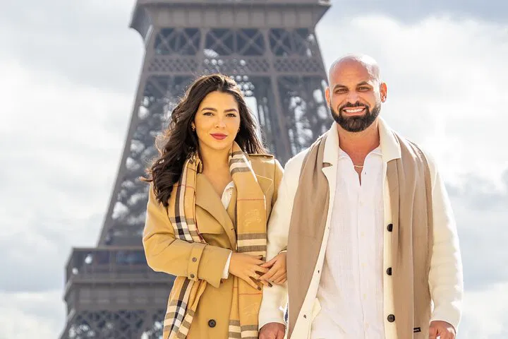 Romantic Paris Proposal: Capture Your 'Yes' Moment with a Private Photographer