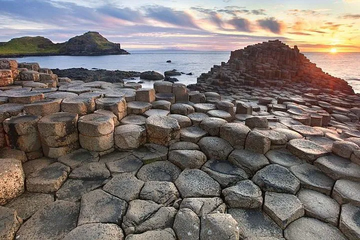 Luxury Giants Causeway & Belfast Tour: A Coastal Adventure