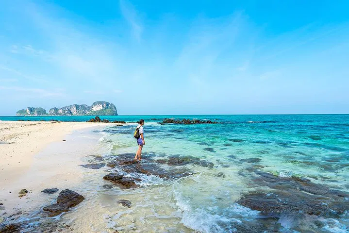 Explore Paradise: Phi Phi & Bamboo Island Speedboat Adventure
