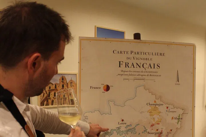 Parisian Wine & Cheese: A Sensory Delight!