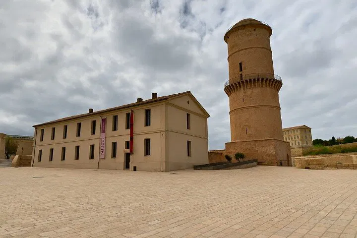 Marseille City Walk: Explore Hidden Gems & History