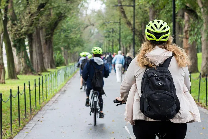 Explore DC: National Mall Bike Rentals – Pedal Through History!