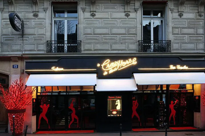 Paris Cabaret Nights: Private Transfer to Crazy Horse