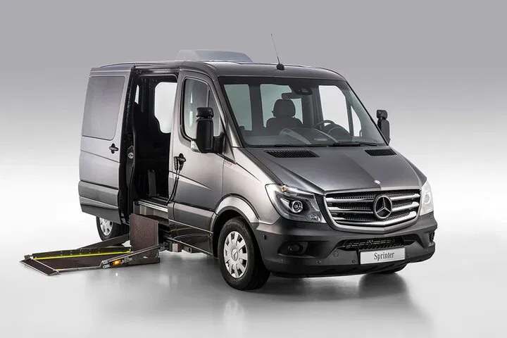 Seamless JFK to Manhattan: Wheelchair-Accessible Taxi