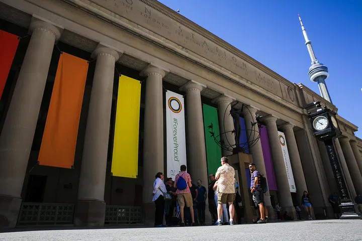 Toronto Walking Tour: Explore Downtown's Hidden Gems