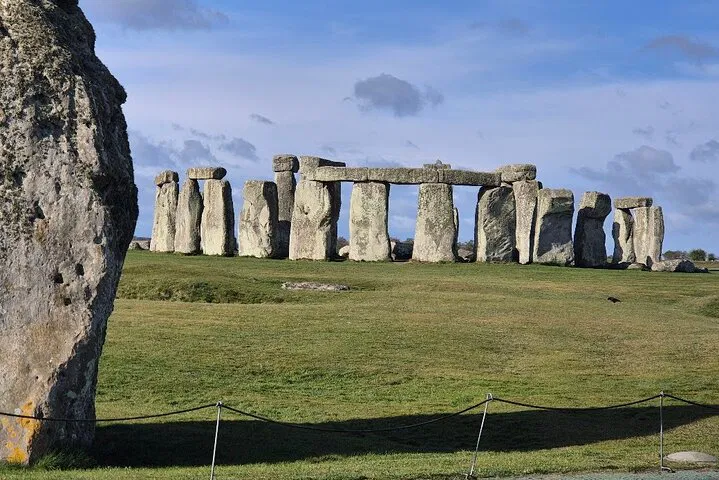 Unveil Ancient Mysteries: Private Stonehenge, Avebury & Mystical Car Tour