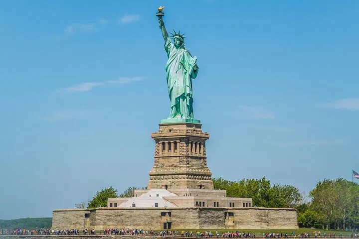 NYC Adventure: Explore Main Attractions by Bus & Subway!