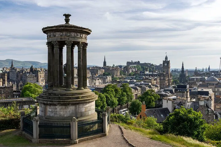 Edinburgh's Essence: Unveiling the City in 60 Minutes