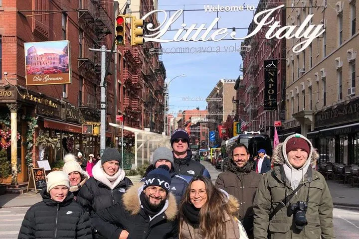 Manhattan Marvels: Unveiling NYC's Icons on Foot!