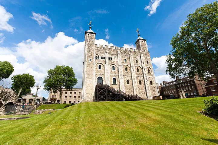 Unlock London's Charm: A Self-Guided Adventure