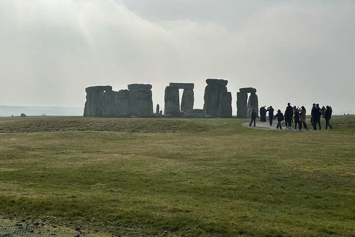Stonehenge & Bath: Private Black Cab Tour with Hotel Pickup
