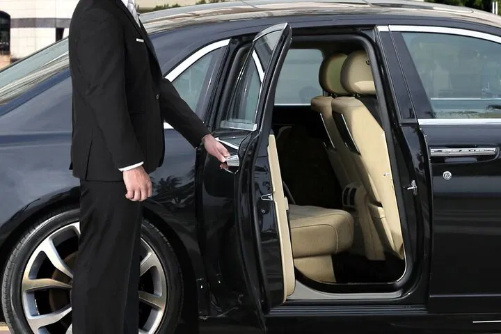 Stress-Free Nice Airport Transfer: Private City to Airport Ride