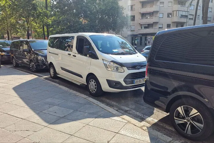 Paris-Spain Private Transfer: Door-to-Door Comfort