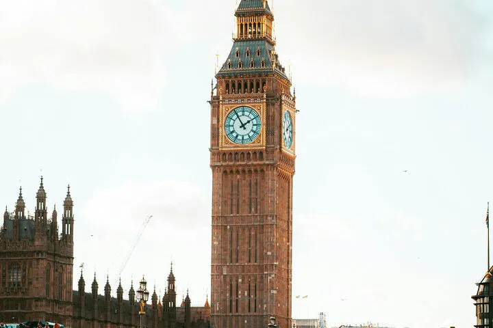 London's Top Sights: Small Group Tour with Blue Badge Guide