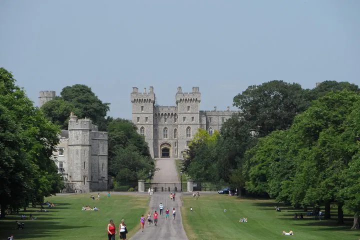 Royal London: Windsor Castle & Hampton Court Palace Unveiled