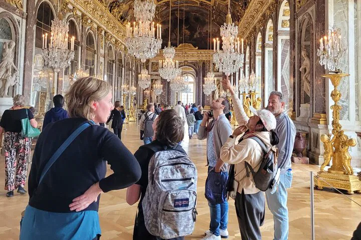 Versailles Palace: Guided Tour & Gardens Access
