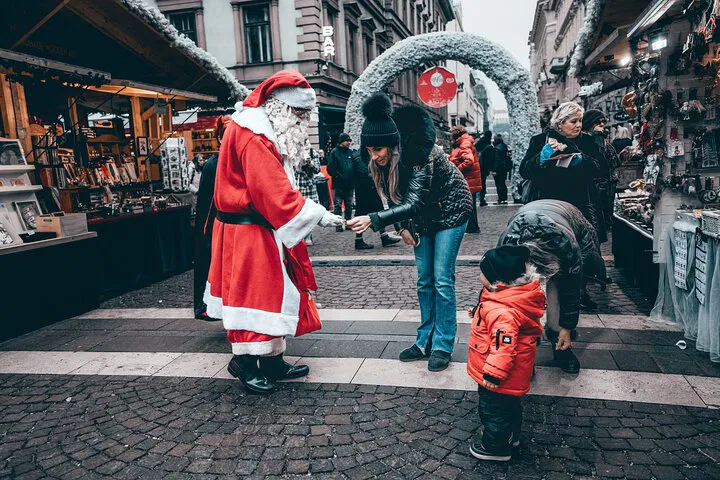 St Andrews Christmas Tour: Festive Magic & Carols