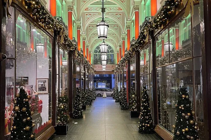 London Christmas Lights Tour: Iconic Streets & Festive Magic