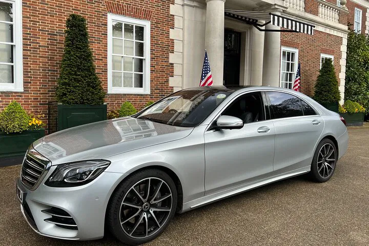 Luxury London Arrival: Private Transfer, Stardom Style!