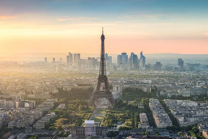 Eiffel Tower Direct Access: Summit or 2nd Floor Lift Tour