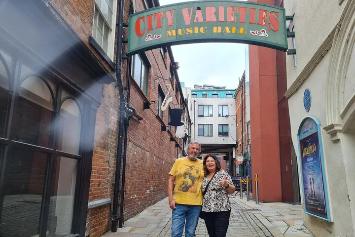 Uncover Leeds's Hidden Gems: A Personalized Walking Adventure