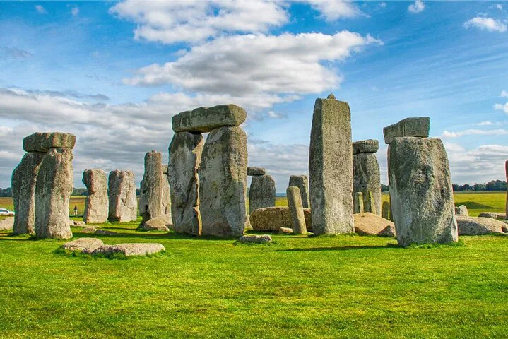 Uncover Ancient Wonders: Stonehenge and Bath Day Trip from Birmingham
