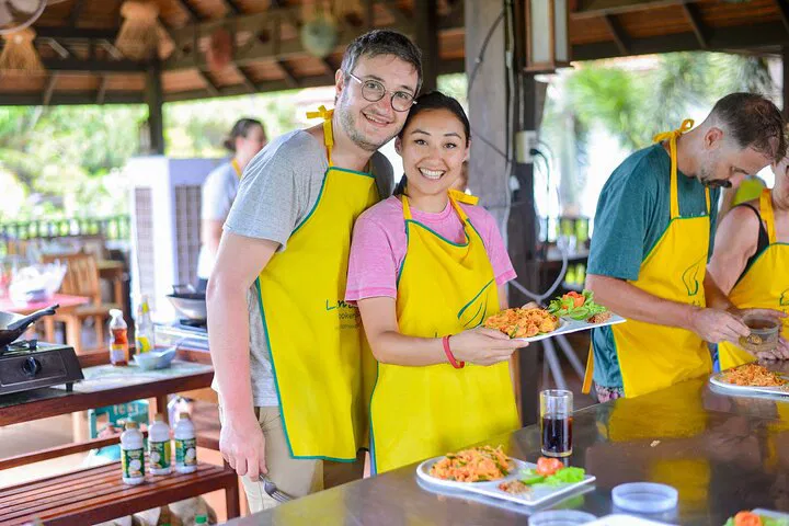 Koh Lanta Thai Cooking Class: Authentic Flavors!