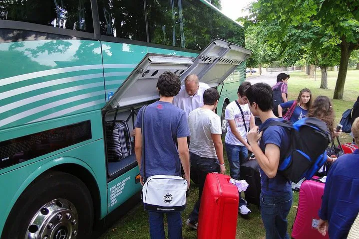 Stress-Free Luton Airport Transfers: Door-to-Door London Comfort