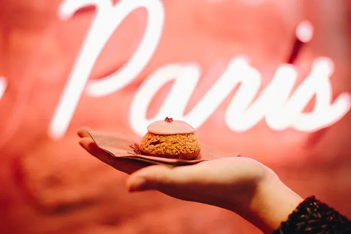 Indulge in Paris: Expert-Led Pastry & Chocolate Marathon Adventure!