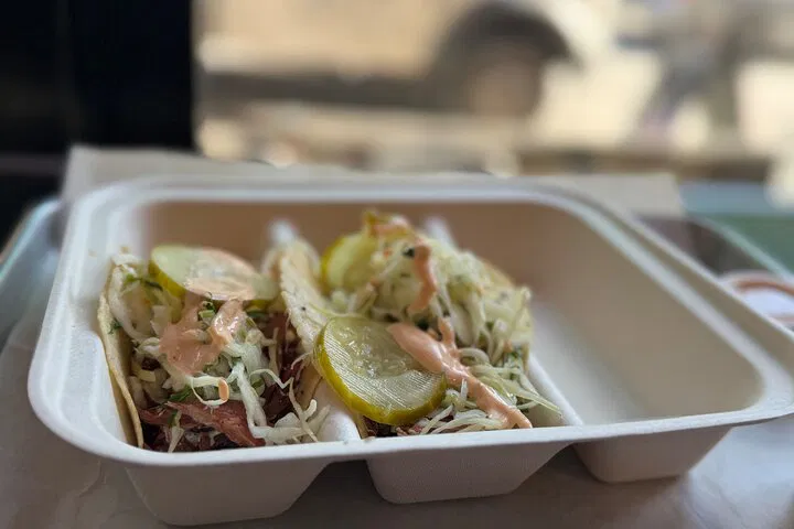 Midtown's Culinary Canvas: Food, Art, and Architectural Delights!