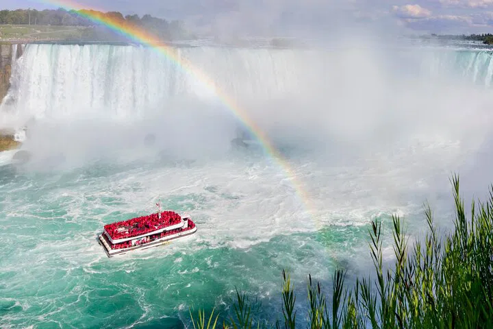 Niagara Falls Canada Day Trip from Toronto: Cruise Option