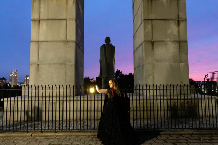 Providence Ghost Tour: Haunted History Walking Adventure