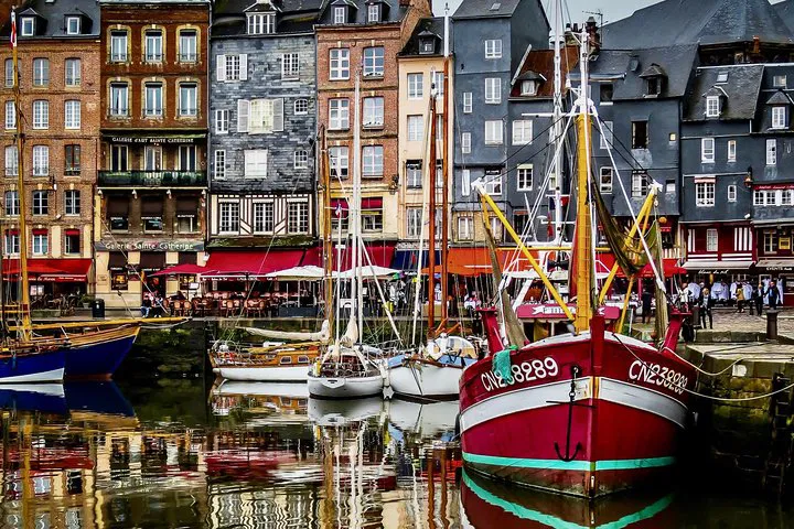 Normandy's Charms: A Private Guided Day Trip from Paris