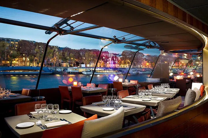 Seine River Gourmet: A Parisian Dinner Cruise Experience