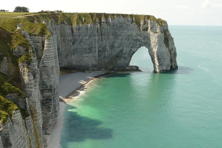 Unveiling Étretat's Majesty: A Bespoke Coastal Escape from Paris